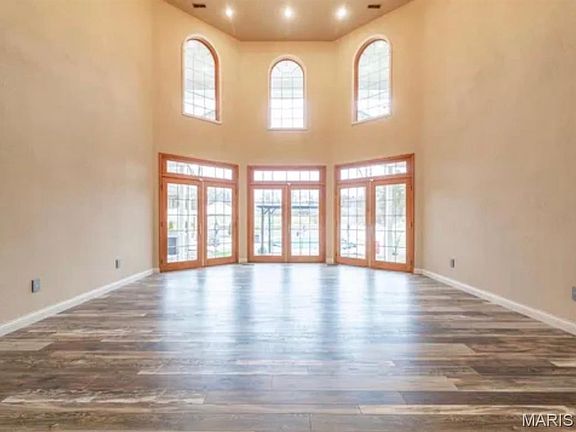 4th image of 3045 Cedar Falls Rd