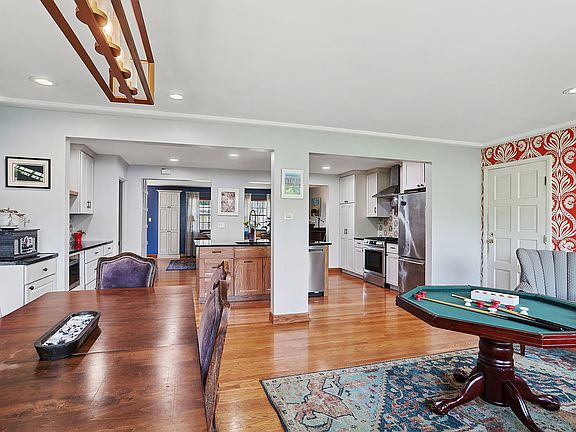 3rd image of 523 Winchester Rd