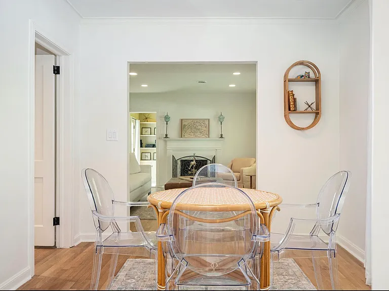 1407 Merry Ln — Photo 4