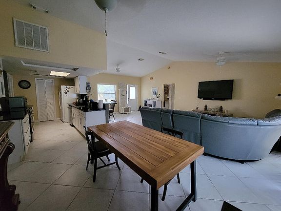 5th image of 4142 SW Baltic Street