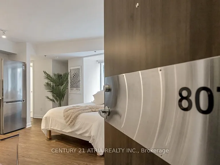 210 Victoria St #807 — Photo 15