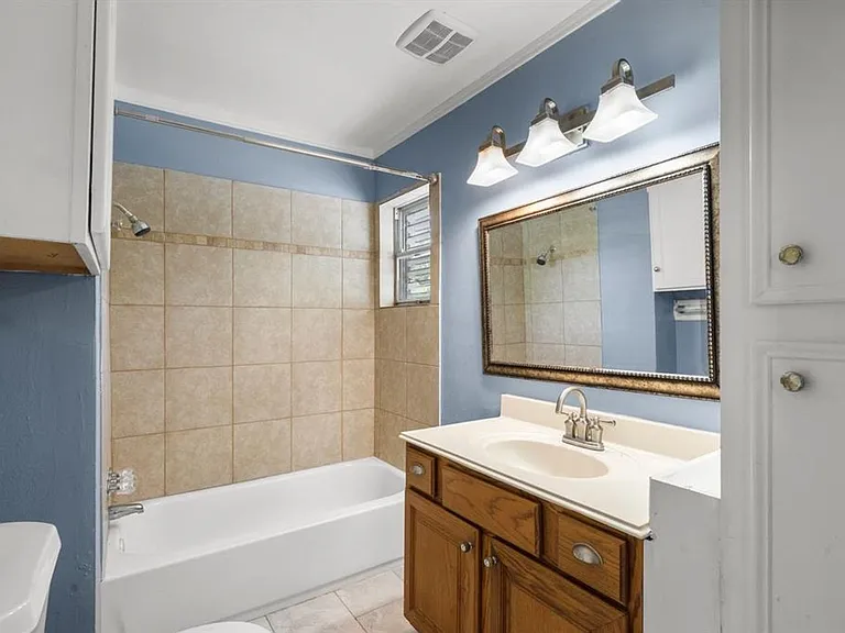 7316 Overton St — Photo 10