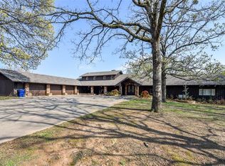 1001 Lake Loop, Muldrow, OK 74948