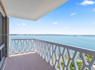 1430 Brickell Bay Dr APT 805, Miami, FL 33131