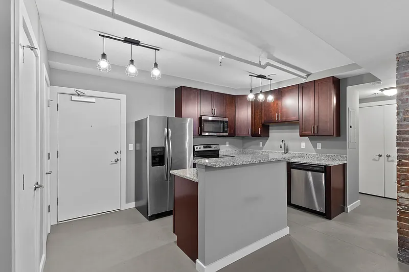 1 bed, 1.0 bath, 750 sqft, $1,195 — Photo 2