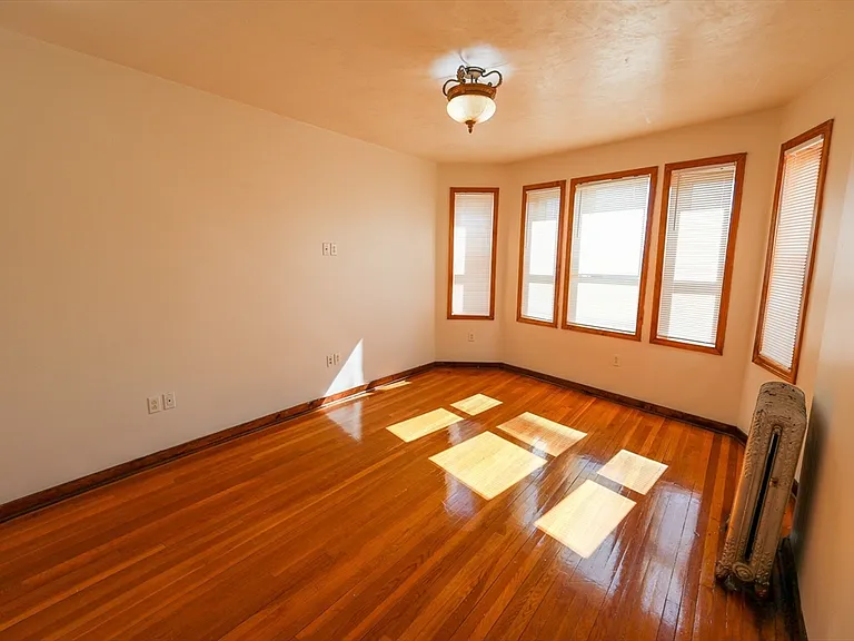 100 Seaver St #12A — Photo 6