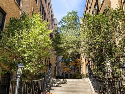 630 W Waveland Ave APT 4D, Chicago, IL, 60613