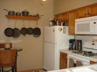 193 Polaris Dr, Lake In The Hills, IL 60156