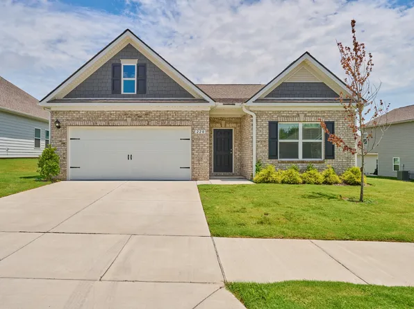 220 Summerlin Dr, Gallatin, TN 37066