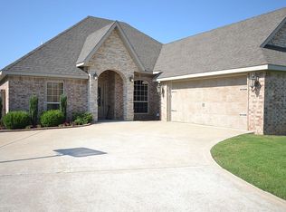 801 Washington Rd, Prairie Grove, AR 72753