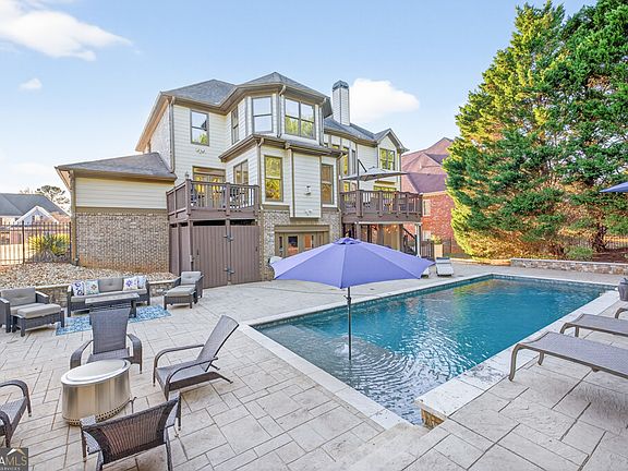 3rd image of 909 Pathview Ct