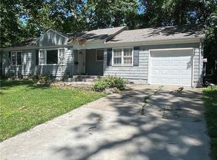 8430 W 86th St, Overland Park, KS 66212