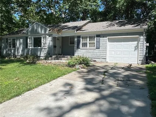 8430 W 86th St, Overland Park, KS 66212