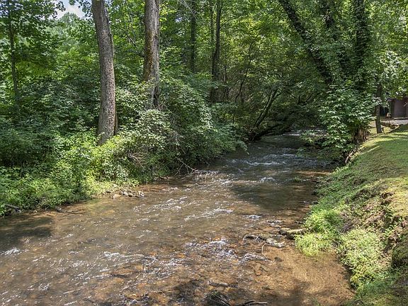 3rd image of 201 Eagle Fork Rd
