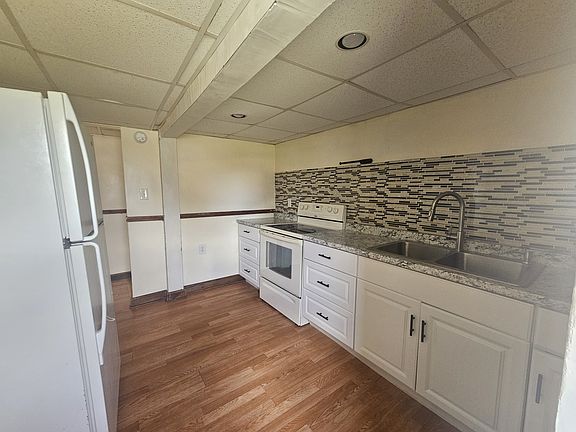 3rd image of 533 W Shawnee Ave Floor 1