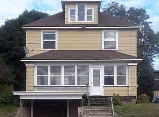 906 N 2nd St, Ishpeming, MI 49849