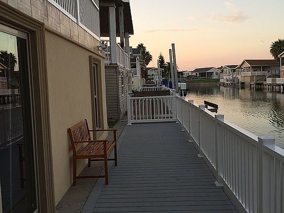 Dock