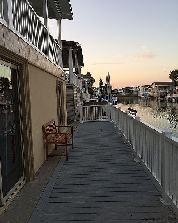 Dock