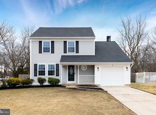 2 Torrington Dr, Sicklerville, NJ 08081