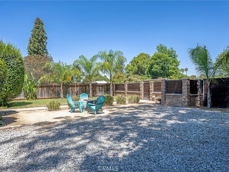 15744 Hart St — Photo 22