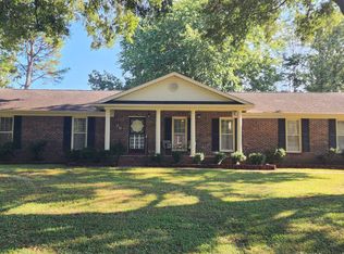 76 Moorewood Dr, Jackson, TN 38305