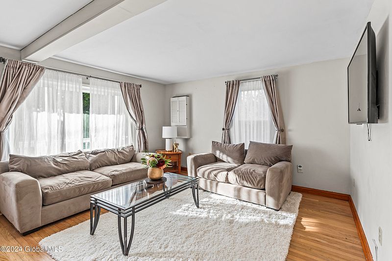 3rd image of 488 Maple Avenue