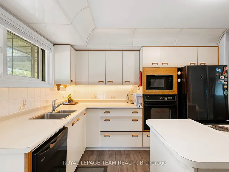 879 Pleasant Park Rd — Photo 15