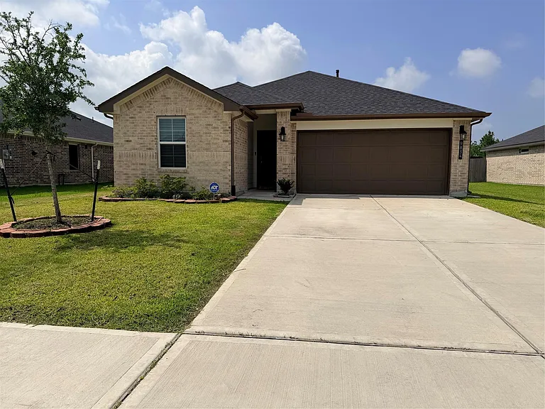 9834 Palm Royal Dr — Photo 1