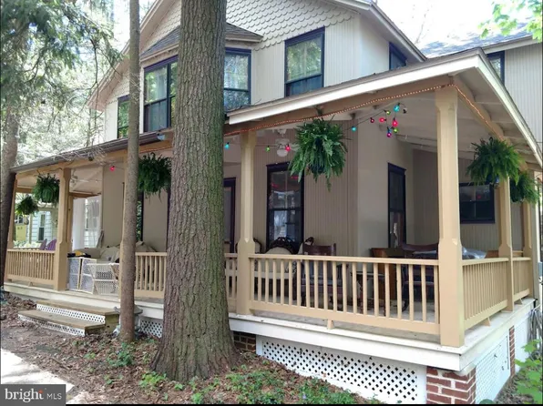 502 6th St, Mount Gretna, PA 17064