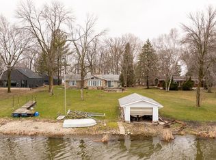 N10560 Chief Kuno Trl, Fox Lake, WI 53933