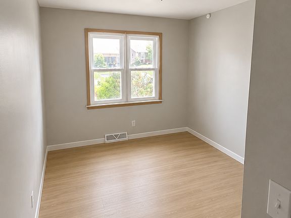 4th image of 3715 Knoll Ridge Dr