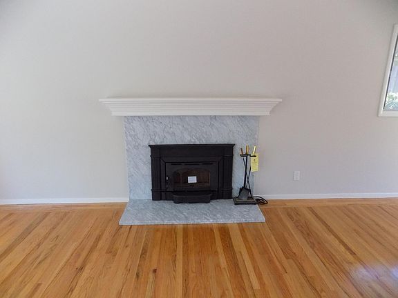 2nd image of 2594 Briarfield Ave