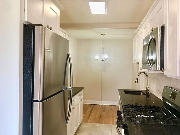 5th image of 61 Davis Ave APT A