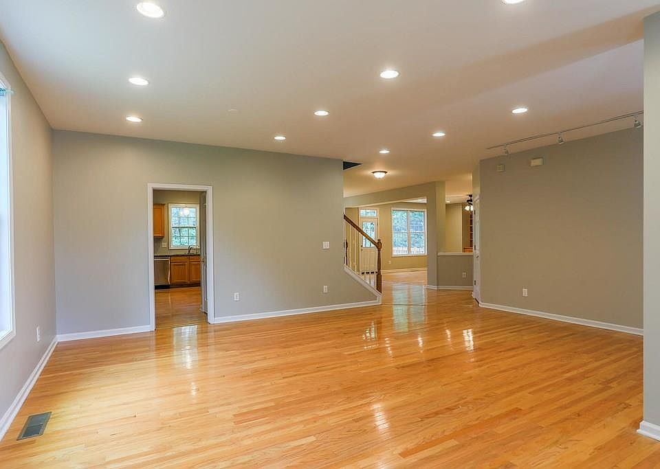 1st image of 2700 Hampton Park Dr