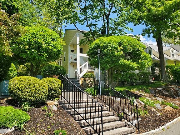 2nd image of 40 Carrollwood Dr