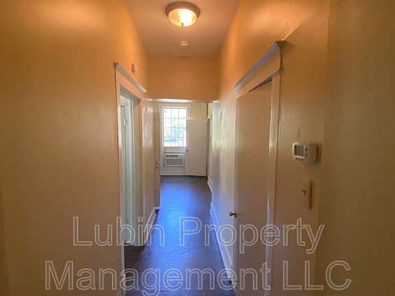 5th image of 3160 Spottswood Ave Unit 1-2