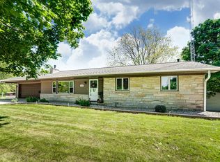 1538 S Country Club Rd, Warsaw, IN 46580