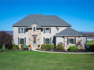 237 E Dell Rd, Bath, PA 18014