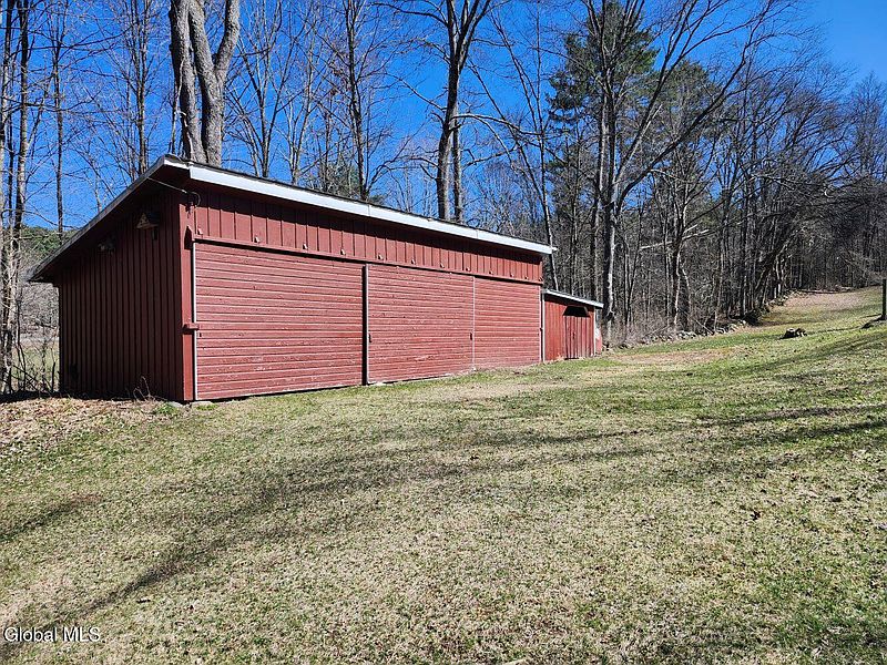 3rd image of 148 Chamberlain Mills Road