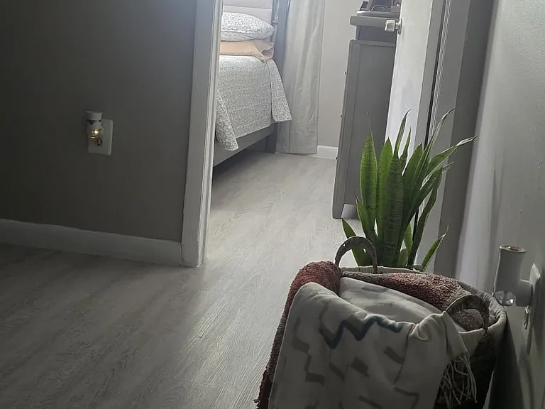 711 E 11th Pl #3 — Photo 1