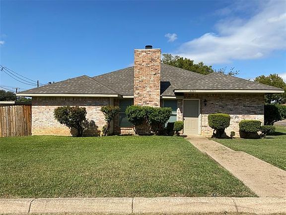 4th image of 2201 Windhurst Dr