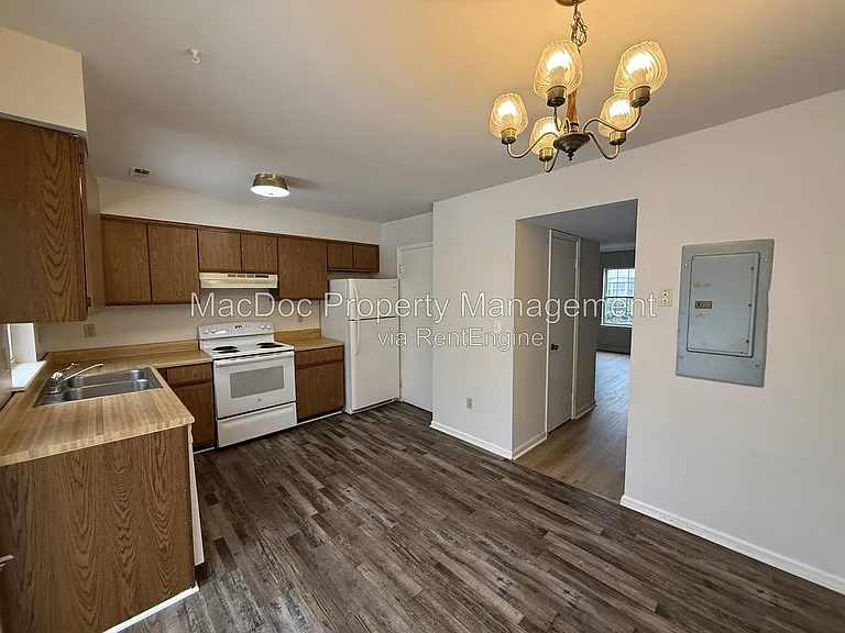 5230 Kings Wood Ln — Photo 9