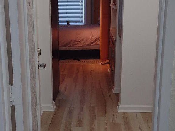 5th image of 224 E Garden St APT 340