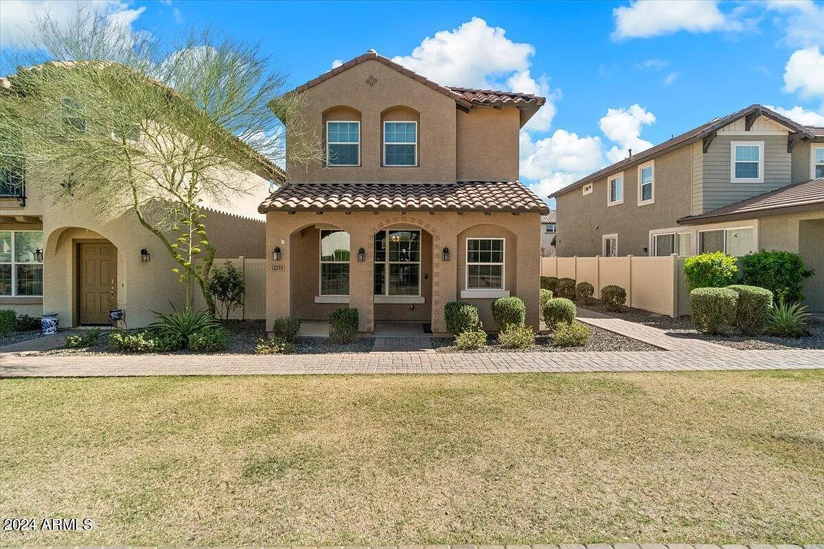 3 bed, 3.5 bath, 1997 sqft, $2,150 — Photo 1