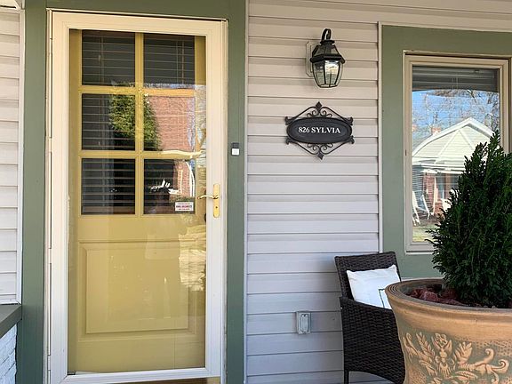 3rd image of 826 Sylvia St