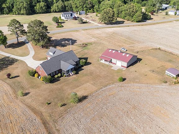 2nd image of 422 Hodge Rd