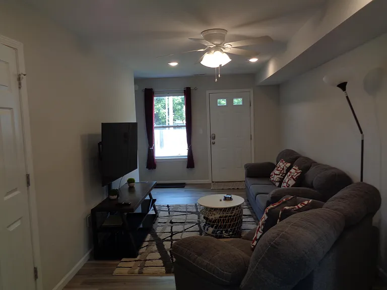 811 N 6th St — Photo 5