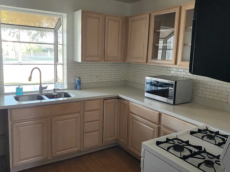 7740 Tampa Ave — Photo 8