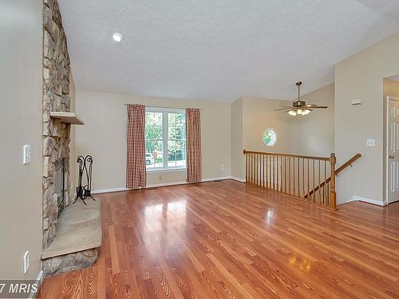 Living Room w/ Wood Laminate Floors