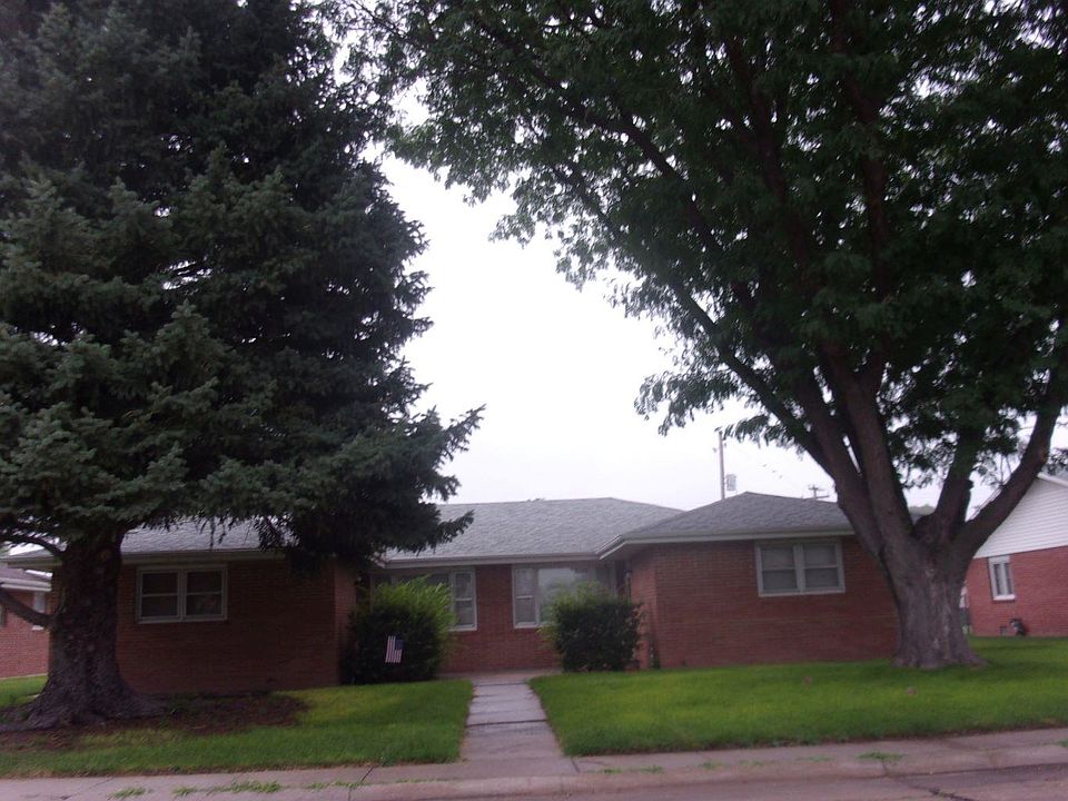 1st image of 607-609 S Spruce